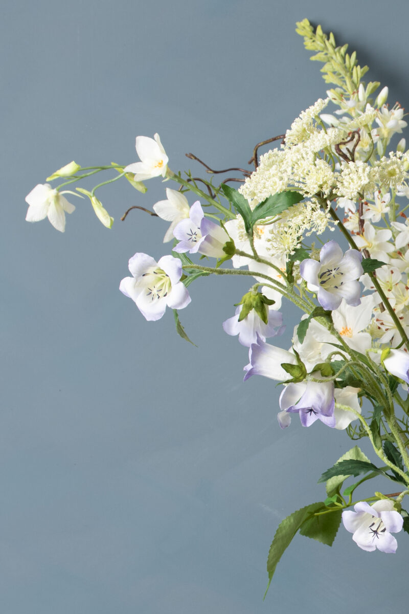 Zijden bloem wit/ paars Madame Fleurie